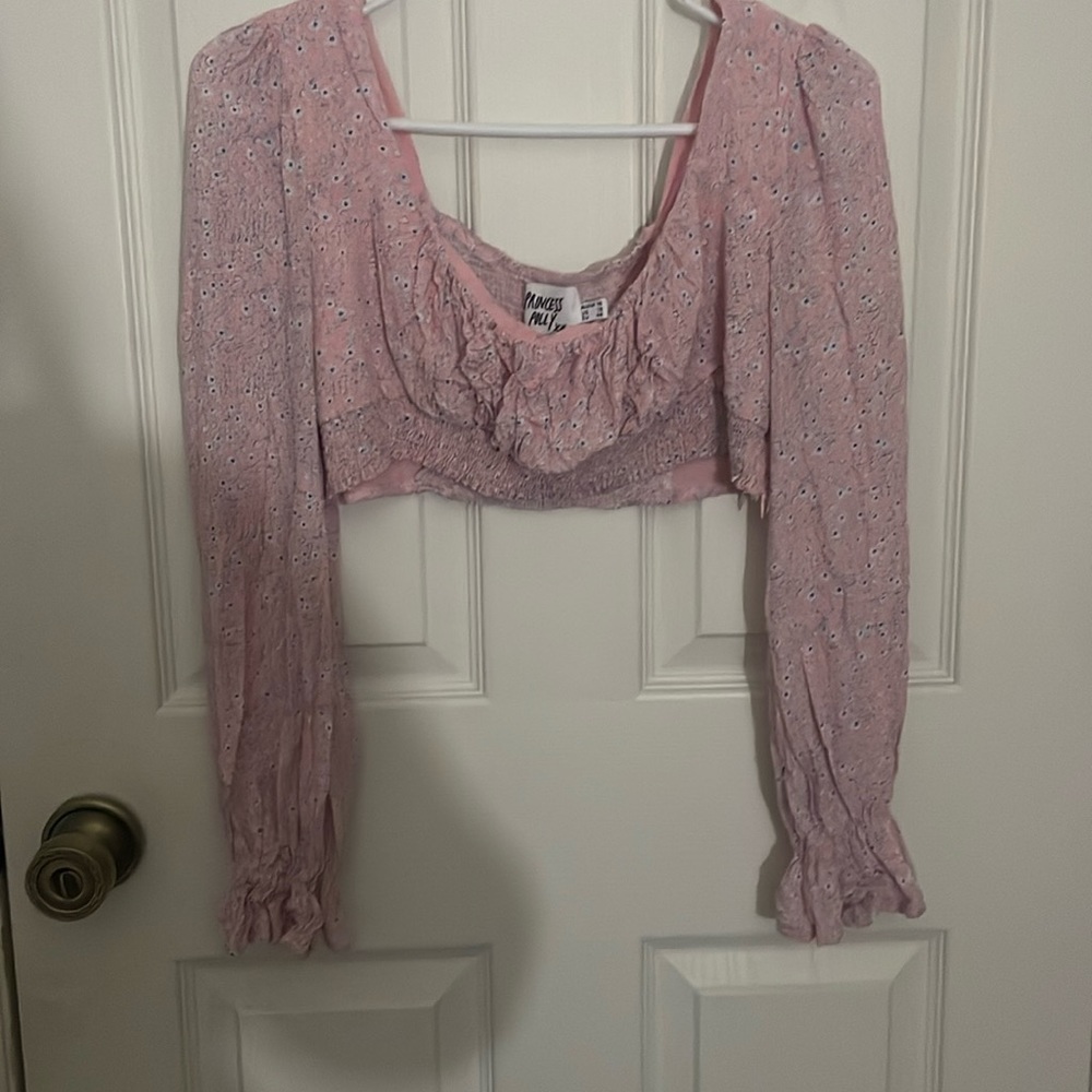 Light pink with blue and white flowers long sleeve cropped top